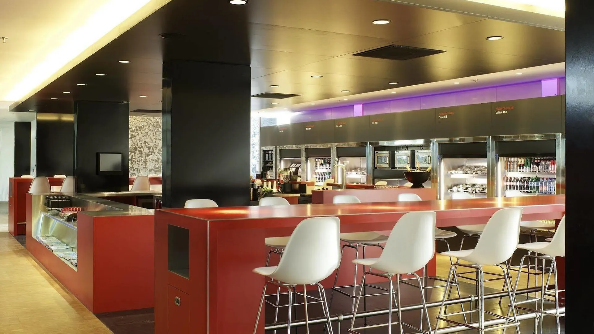 citizenM Schiphol Airport Hotel Amsterdam Airport Schiphol